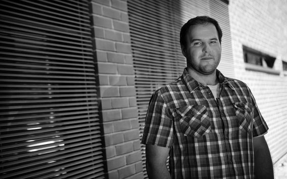 Henkilökuvassa Alex Jung. Kuva: Lasse Lecklin.