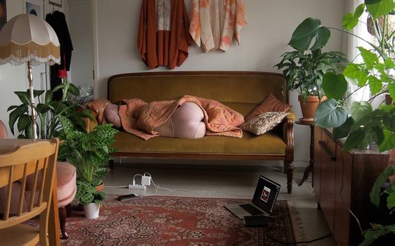 PE2020_SiniHenttu_"I'm always happiest alone"_01