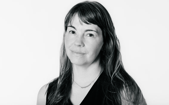 Kasvokuva valokuvaaja Sanna Kannistosta. Kuva: Juha Nenonen.