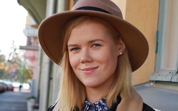 Kuvassa on Katja Toropainen. 