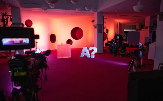 Verkkolähetystä varten valmisteltu tila Oppimiskeskuksessa.