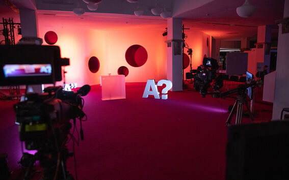 Verkkolähetystä varten valmisteltu tila Oppimiskeskuksessa.