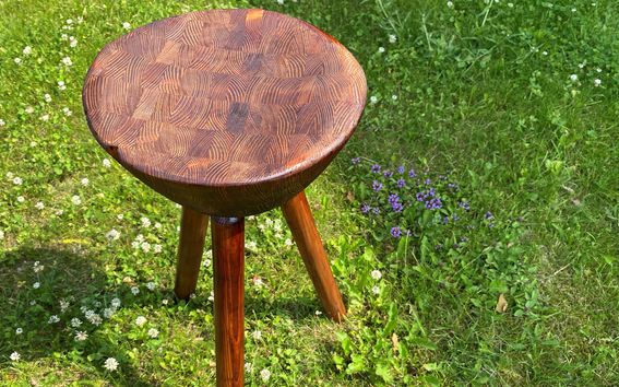 Ligniinillä käsitelty tuoli