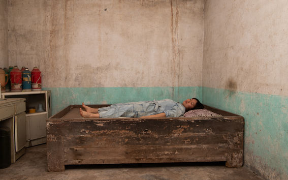 Yujie Zhou tarkastelee teoksissaan perheensä naisia neljän sukupolven ajalta 