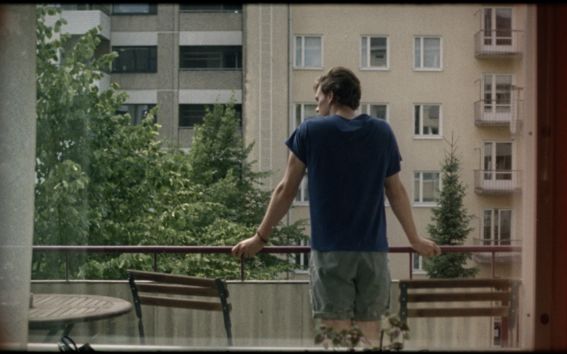 Ohjaaja Saara Hakkaraisen lyhytelokuva Hiljaisuus rikkoo tabua / Aalto-yliopiston elokuvataiteen laitos 