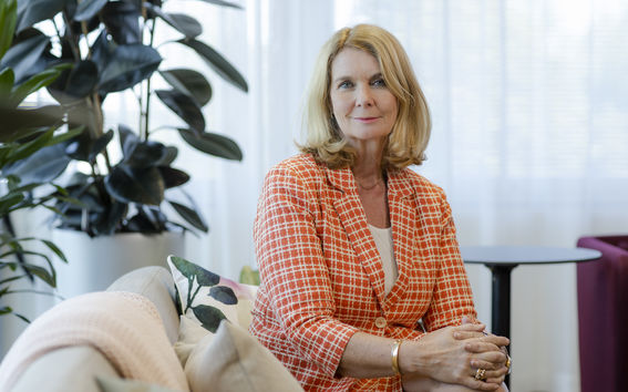 Kuvassa näkyy hallitusammattilainen, Kauppakorkeakoulun kansainvälisen ohjausryhmän jäsen sanna Suvanto-Harsaae. 