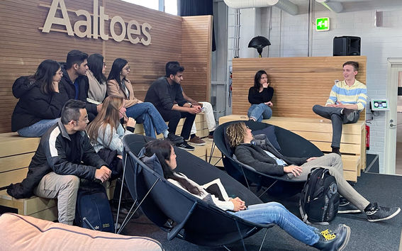 IDBM and Esade students visiting Aaltoes