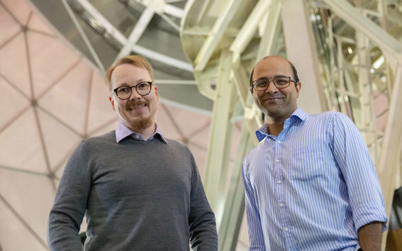 Aalto_University_researchers_Ramakrishnan-Savolainen_Metsahovi_Radio_Observatory_5-5-2022_photo_Mikko_Raskinen_003.jpg