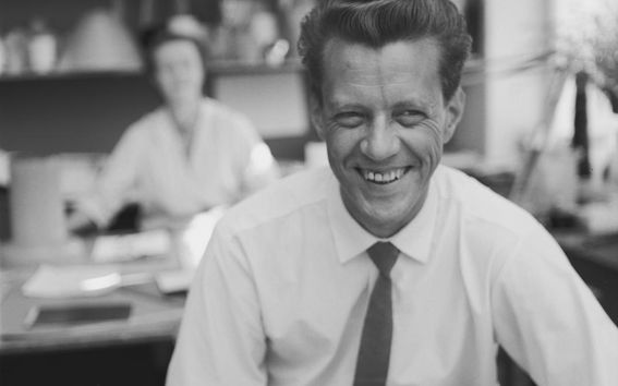 Yki Nummi Ornon piirustuskonttorissa Helsingissä