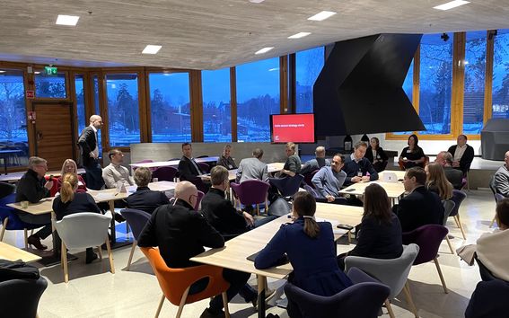 Participants discussing the topic of the event. 