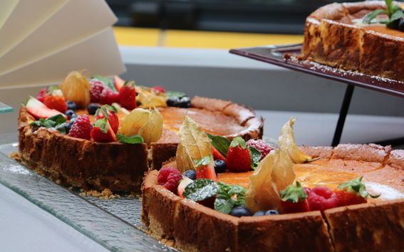 Cheesecake at the Celebrating Excellence event, photo: Ira Matilainen / Aalto University