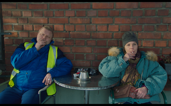 Pysäytyskuva Sameli Muurimäen elokuvasta Isän mäyrä_näyttelijä Armi Toivanen_kuva Aake Kivalo