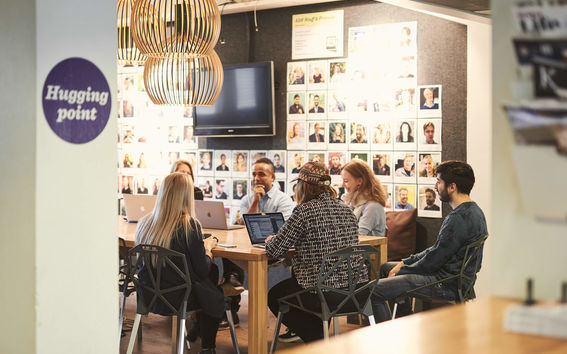 Students embarking on group project