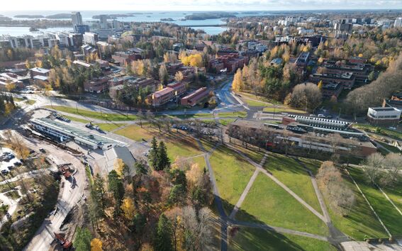Kampus ilmasta kuvattuna syksyllä 2024
