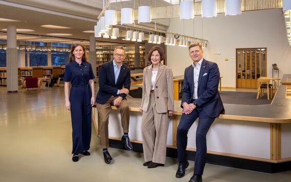 Varainhankintakampanjan johtohahmot yhteiskuvassa: Camilla Wardi, Tero Ojanperä, Sari Baldauf, Ilkka Niemelä.