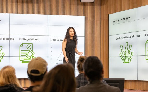 Xuefei Shi at Aalto Creatives Demo Day