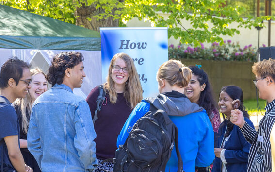 Aalto University students on campus. Photo by Mikko Raskinen.