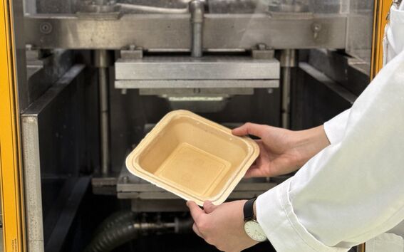 Making lignin coated packaging trays in the laboratory