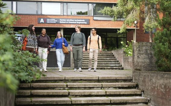 Students at the School of Chemical Engineering