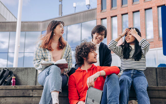 Aalto University students on campus. Photo: Aleksi Poutanen.