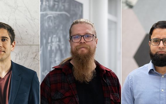 Kolme miestä älykkään rennossa pukeutumisessa poseeraa eri sisätaustoja vasten