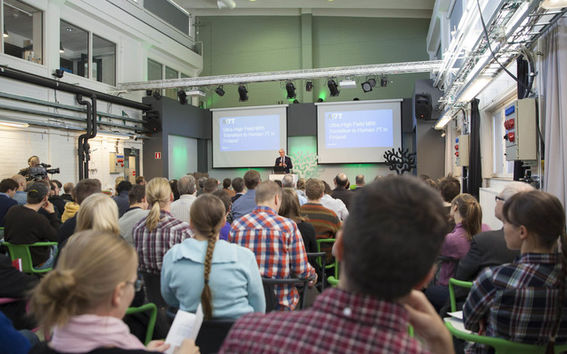 013_aalto_sci_7t-mri_symposium_8-10-2015_photo_mikko_raskinen_en.jpg