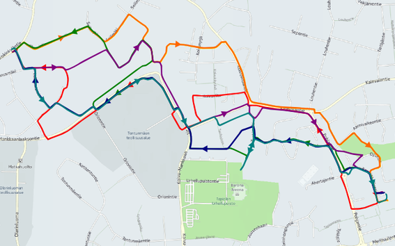 Koekäyttäjien pyöräilyreittejä kahden pisteen välillä majakkanavigoinnilla. Suunta vaihteli koehenkilöiden välillä.