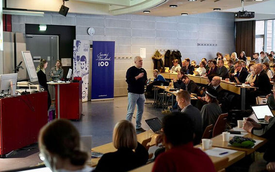 On 16 December, all the 26 teams gave their 3-minute final pitch at the School of Business. Student Aki Putkiranta's turn from the Customs' team CLARE.