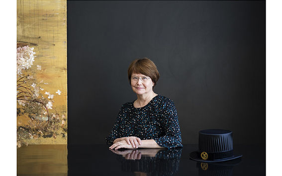 Nykytaiteilija Marita Liulian muotokuva Tuula Teeristä. Kuva: Marita Liulia