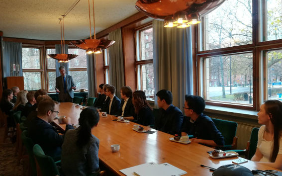 Dean's list -tilaisuudessa palkittiin menestyneitä opiskelijoita.