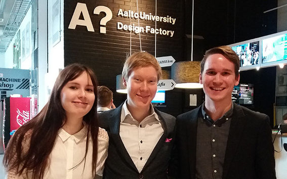 Susanna Kervinen Kauppakorkeakoulusta sekä Valtteri Kukkonen ja Juuso Heinonen Perustieteiden korkeakoulusta muodostivat yhden tiimin. He kertoivat, että case-kilpailu opettaa ajanhallintaa, ryhmätyötaitoja ja kokonaisvaltaista otetta casen ratkaisemiseen.