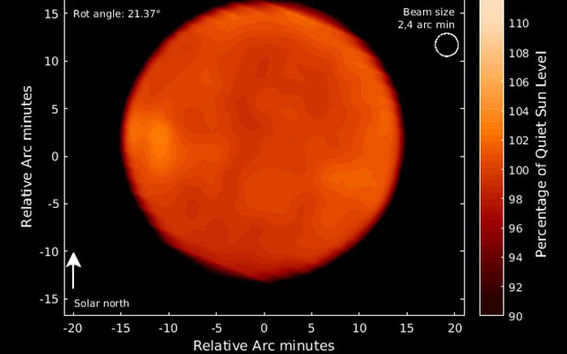 Aurinkokartta on otettu 2.9.2018. Kartan värit ovat vain visualisointia varten. Kartan vasemmassa reunassa on havaittavissa heikko radiokirkastuma, mikä näkyy kartalla haalean keltaisena alueena.