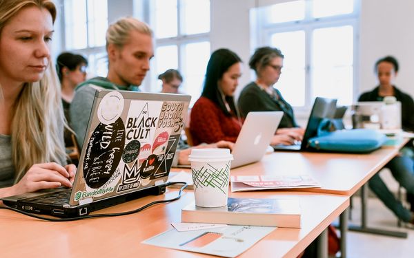 Writing retreat with Jess Kelley_photo Manka Photography