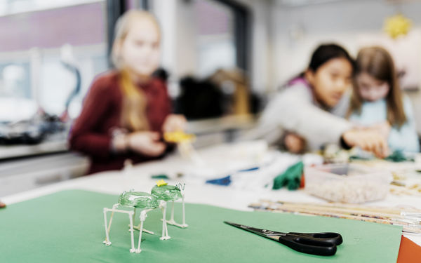 Aalto_Junior_kids workshopping_photo_Jaakko_Kahilaniemi.jpg