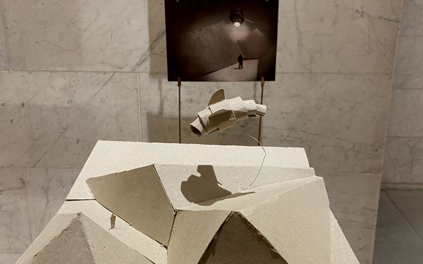 Matilda Lavinkosken näyttelyesine. Kuva: Paavo Ihalainen