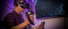 MAGICS-infrastruktuuri mahdollistaa virtuaalitodellisuuden hyödyntämisen muun muassa taiteellisissa esityksissä. Kuva: Aalto Studios.