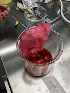 Experimenting the historical dyeing recipes in practice