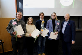 Vuoden 2022 palkittuja opiskelija-aktiiveja ja Gary Marquis