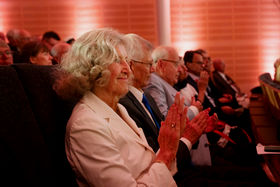 Iloinen riemualumni Aalto-yliopiston lukuvuoden avajaisissa