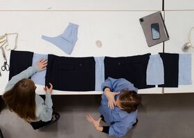 In autumn 2023, we invited Anna Lidström from the University of Borås to lead a workshop for fashion students. In the workshop, various techniques were explored that used old clothes as a starting point for design (redesign). Photo: Jere Aalto