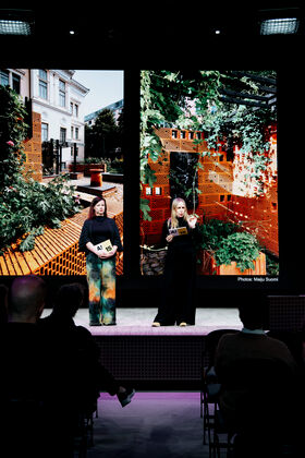 Elina Koivisto, Maiju Suomi - valokuva Ahti Brummer.