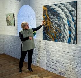 Kaija Rautiainen taidenäyttelyssä