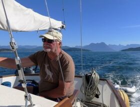 Erkki Rautiainen veneessä