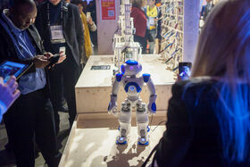 Pieni robotti Slush -tapahtumassa