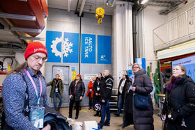 Aalto Ice Tank vierailuryhmä