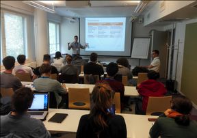 Tapio Lokki luennoi konserttisalien akustiikasta