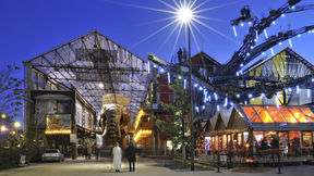 An example of temporary use from the empirical context of the thesis: Former shipbuilding halls at île de Nantes in France served for 15 years as a public space accommodating different events and activities during the urban redevelopment of the former harbour area. Photo: Jean-Dominique Billaud / Samoa.