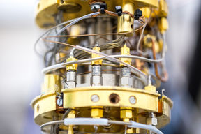 Picture of OtaNano lab equipment.