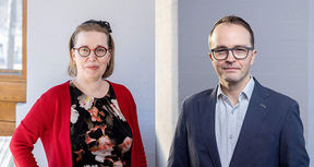 Professori Maria Sammalkorpi ja professori Ville Miikkulainen