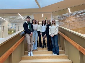 Otaniemen lukiolaiset opiskelijavarjostamassa